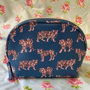 NWOT Kendall + Kylie Cosmetic Makeup Bag